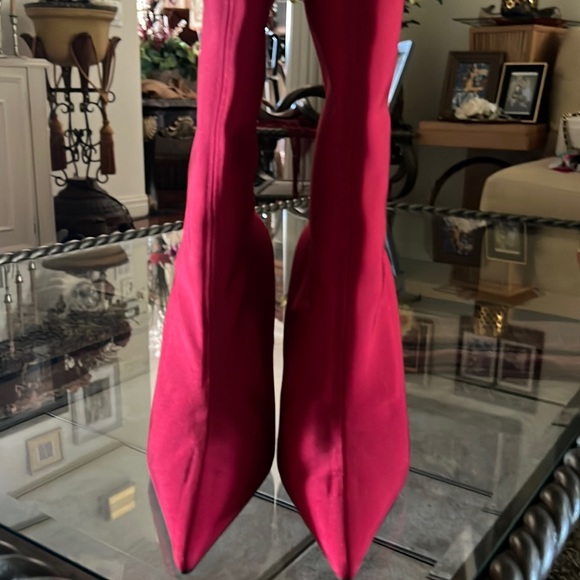 Balenciaga hot red botties size 38😍🥰🔥 - Picture 1 of 4